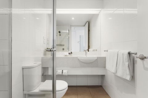Mercure Melbourne Albert Park - Darwin Holiday 12