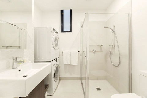 Whitehorse Apartments Hotel - Darwin Holiday 1