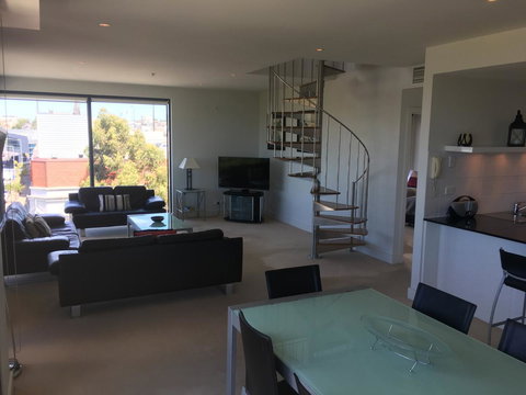 Geelong Waterfront Penthouse Apartment - Darwin Holiday 10