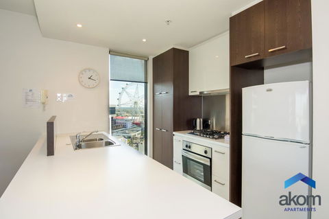 AKOM AT Docklands - Darwin Holiday 14