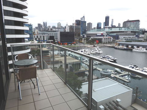 AKOM AT Docklands - Darwin Holiday 38