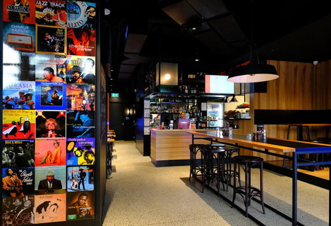 The Jazz Corner Hotel Melbourne - Darwin Holiday 36