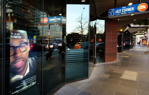 The Jazz Corner Hotel Melbourne - Darwin Holiday 40