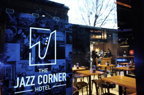 The Jazz Corner Hotel Melbourne - Darwin Holiday 32