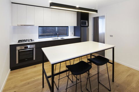 Lakes Edge Apartments - Darwin Holiday 6