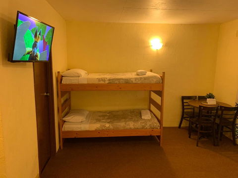 Mountain Creek Motel Bar & Restaurant - Darwin Holiday 5