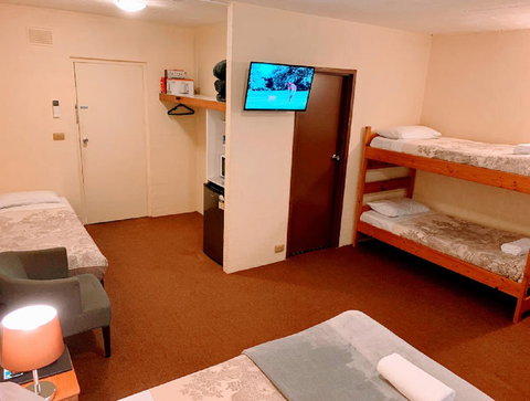 Mountain Creek Motel Bar & Restaurant - Darwin Holiday 4