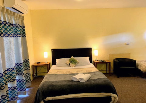 Mountain Creek Motel Bar & Restaurant - Darwin Holiday 3