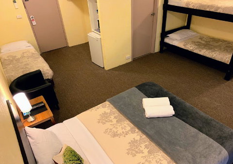 Mountain Creek Motel Bar & Restaurant - Darwin Holiday 8