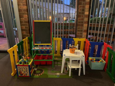 Mountain Creek Motel Bar & Restaurant - Darwin Holiday 11