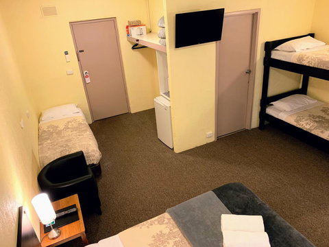 Mountain Creek Motel Bar & Restaurant - Darwin Holiday 37