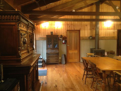 Mud Hollow Barn - Darwin Holiday 9