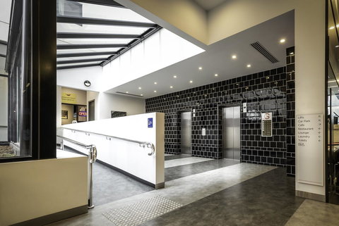 Essence Hotel Carlton - Darwin Holiday 26