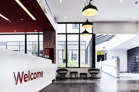 Essence Hotel Carlton - Darwin Holiday 21