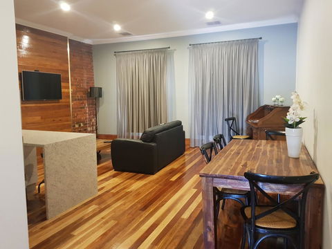 Sublime Spa Apartments - Darwin Holiday 4