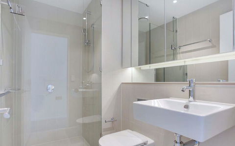Pride Docklands Waterfront Apartment City View - Darwin Holiday 16