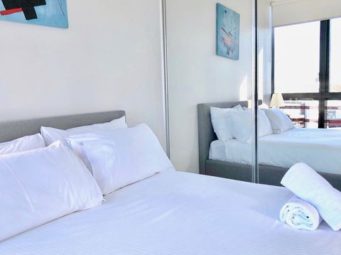 Pride Docklands Waterfront Apartment City View - Darwin Holiday 43