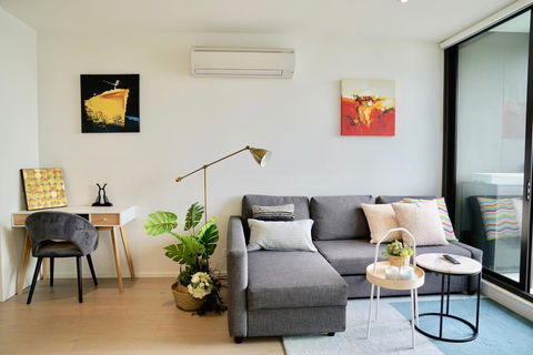 Pride Docklands Waterfront Apartment City View - Darwin Holiday 7