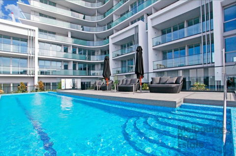 Doncaster Private Collection 2 Bed Townhouse@Pearl - Darwin Holiday 16