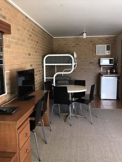 Quays Motel San Remo - Darwin Holiday 3