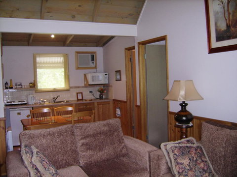 Shady Brook Cottages - Darwin Holiday 22