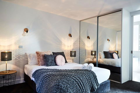 Richmond Â· 3 Level Architecturally Designed Richmond House - Darwin Holiday 8