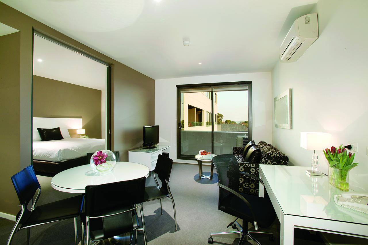 Oakleigh VIC Darwin Holiday