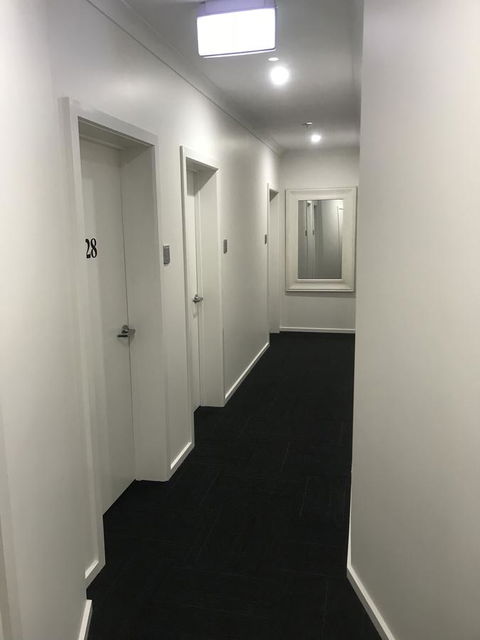 CROWN CENTRAL BUSINESS DISTRICT MOTEL - NO UNDER 18s - Darwin Holiday 22