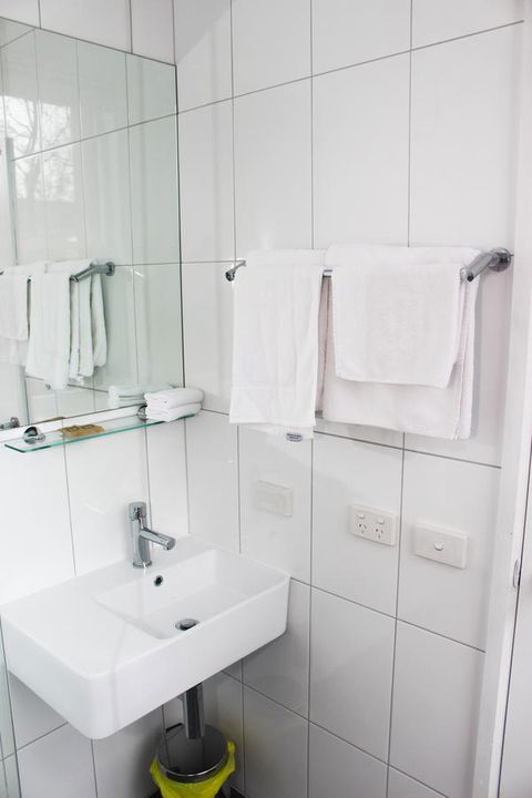 CROWN CENTRAL BUSINESS DISTRICT MOTEL - NO UNDER 18s - Darwin Holiday 42