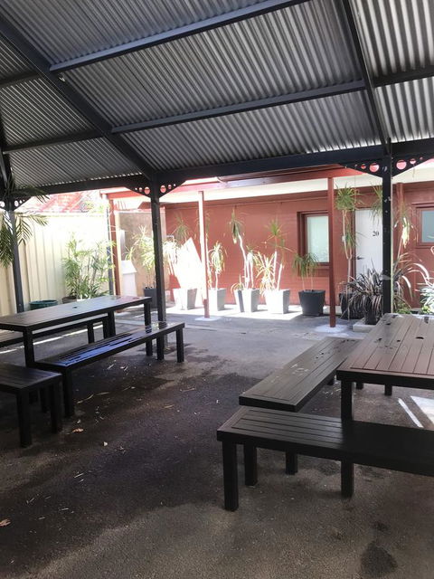 CROWN CENTRAL BUSINESS DISTRICT MOTEL - NO UNDER 18s - Darwin Holiday 16