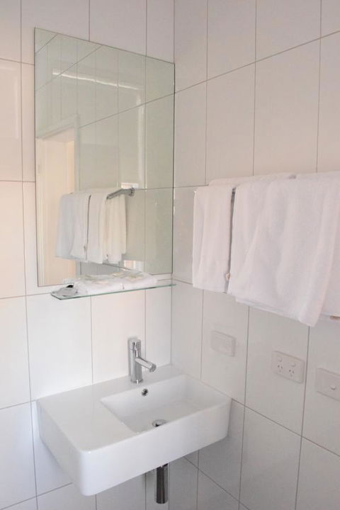 CROWN CENTRAL BUSINESS DISTRICT MOTEL - NO UNDER 18s - Darwin Holiday 29