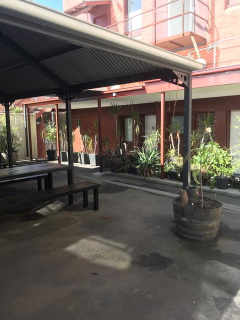 CROWN CENTRAL BUSINESS DISTRICT MOTEL - NO UNDER 18s - Darwin Holiday 20