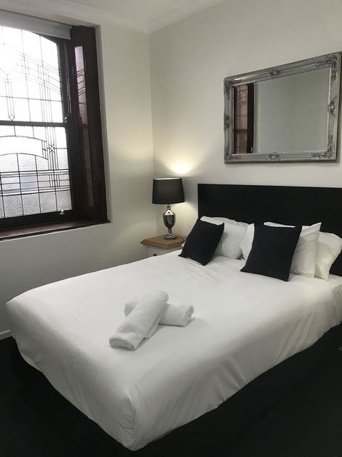 CROWN CENTRAL BUSINESS DISTRICT MOTEL - NO UNDER 18s - Darwin Holiday 0