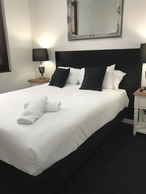 CROWN CENTRAL BUSINESS DISTRICT MOTEL - NO UNDER 18s - Darwin Holiday 19