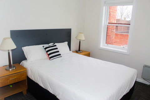 CROWN CENTRAL BUSINESS DISTRICT MOTEL - NO UNDER 18s - Darwin Holiday 41
