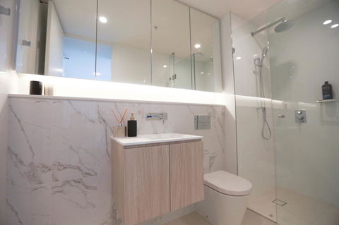 Box Hill 2 Bedroom Apt (La Maison) 02 - Darwin Holiday 4