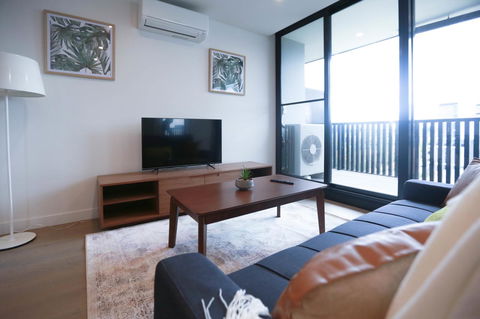 Box Hill 2 Bedroom Apt (La Maison) 02 - Darwin Holiday 2