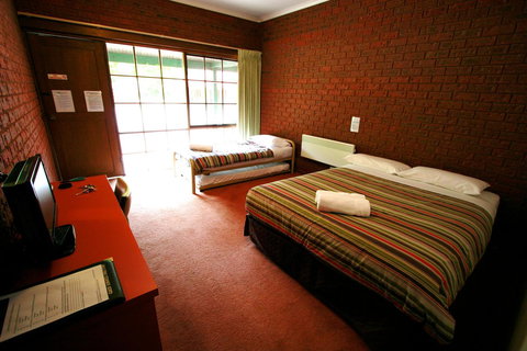 The Harrietville Snowline Hotel - Darwin Holiday 7