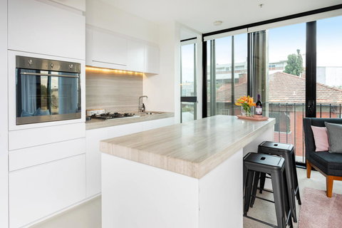 Modern Apartment In The Heart Of St Kilda - Darwin Holiday 8