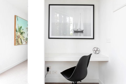 Modern Apartment In The Heart Of St Kilda - Darwin Holiday 2