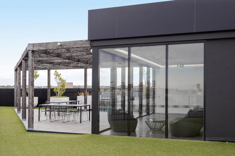 Modern Apartment In The Heart Of St Kilda - Darwin Holiday 16