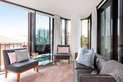 Modern Apartment In The Heart Of St Kilda - Darwin Holiday 3