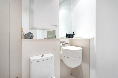 Modern Apartment In The Heart Of St Kilda - Darwin Holiday 14