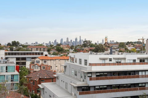 Modern Apartment In The Heart Of St Kilda - Darwin Holiday 21