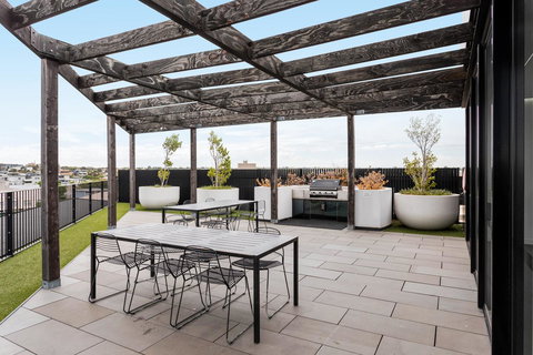 Modern Apartment In The Heart Of St Kilda - Darwin Holiday 19