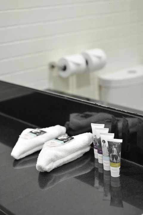 Mercure North Melbourne - Darwin Holiday 16