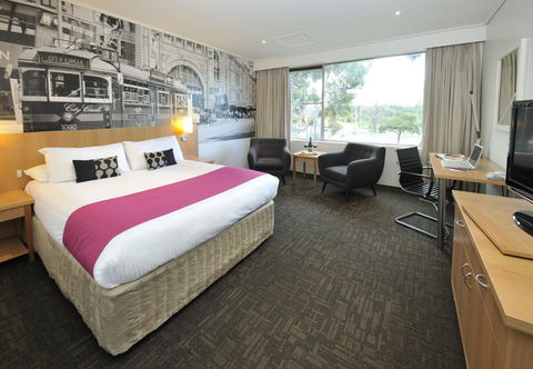 Mercure North Melbourne - Darwin Holiday 1