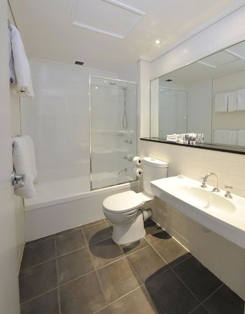 Mercure North Melbourne - Darwin Holiday 32