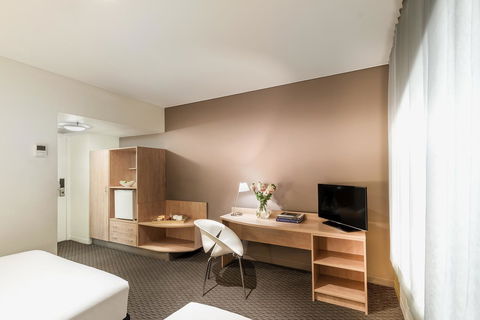 Ibis Melbourne Hotel And Apartments - Darwin Holiday 10