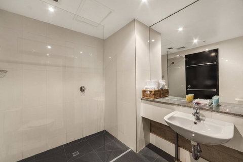 Summer House Melbourne - Darwin Holiday 16